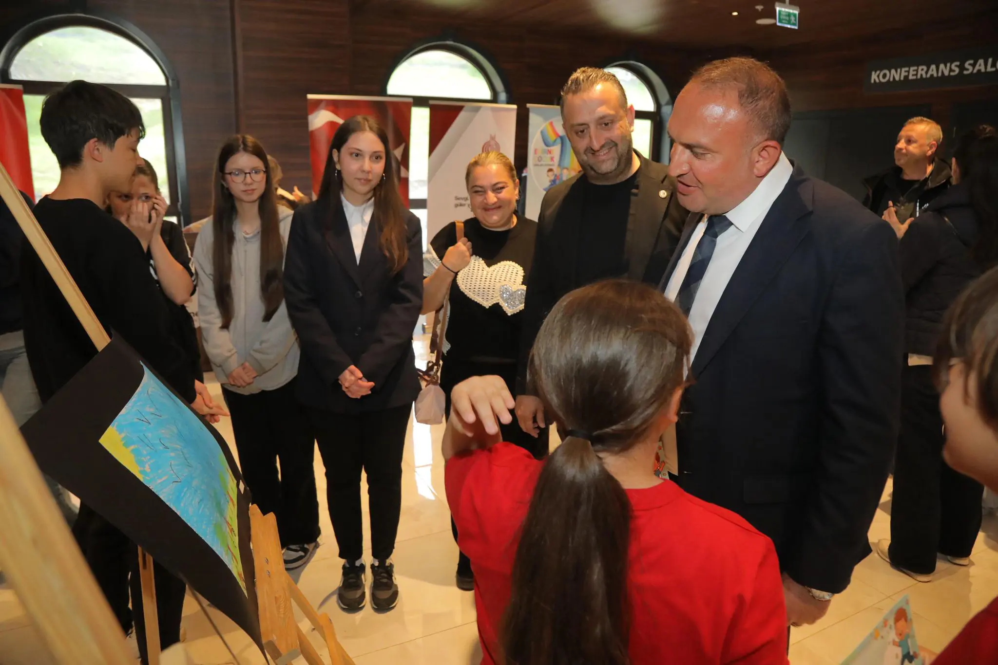 EDİRNE BELEDİYESİ 23 NİSAN ŞENLİĞİ RENKLİ GÖRÜNTÜLERE SAHNE OLDU galeri görseli